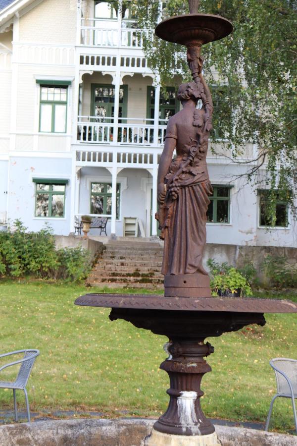 Skogsbrynet B&B, Bredsjoe Nya Herrgard Hällefors Kültér fotó
